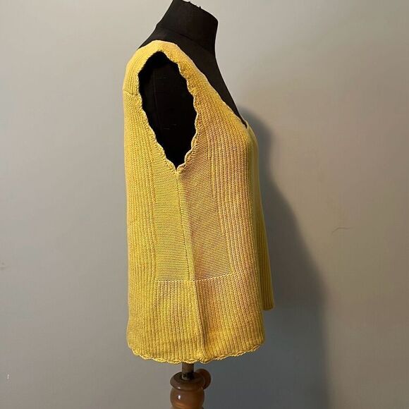 Mo:vint Women's Yellow Scalloped Scoop Neck Tank Top - Picture 4 of 6